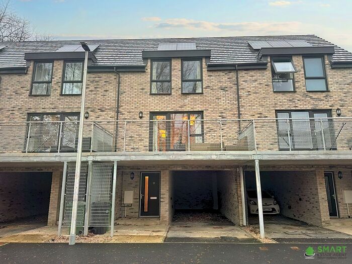 2 Bedroom Town House To Rent In Gibbs Meadow, Exeter, EX4