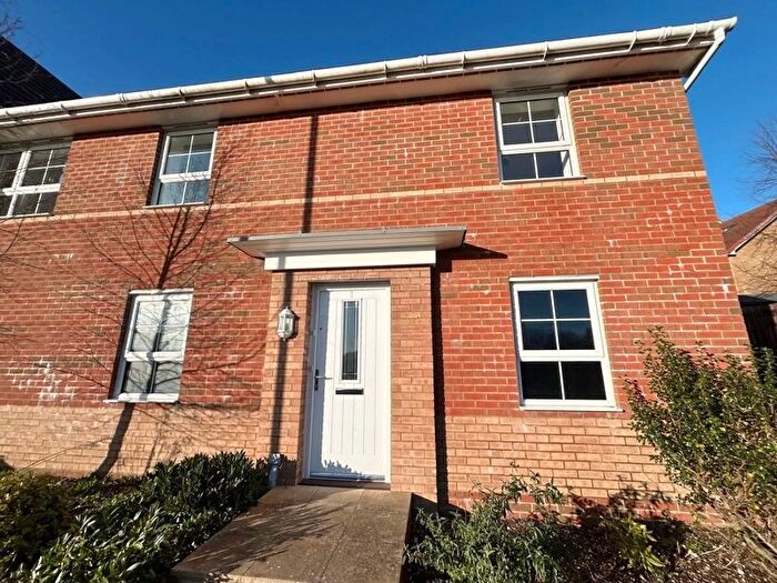 2 Bedroom Flat To Rent In Foundry Road, Newport, PO30