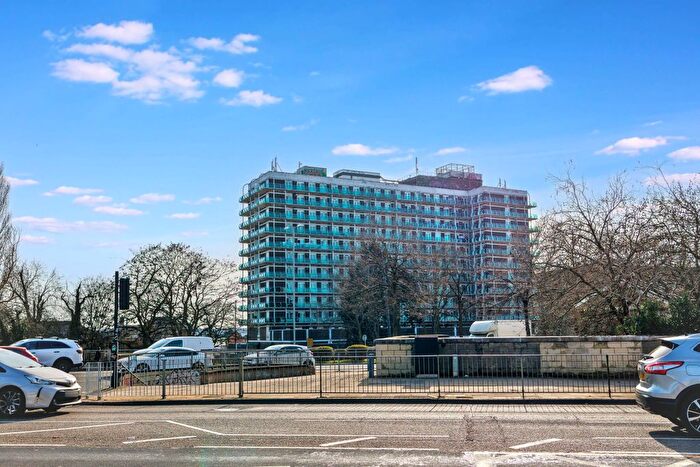 1 Bedroom Flat For Sale In Wellington Street, Northampton, NN1