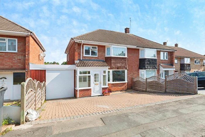3 Bedroom Semi Detached House For Sale In Lonsdale Road, Thurmaston, Leicester, LE4