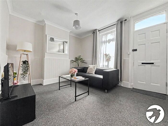 3 Bedroom Terraced House For Sale In Wykeham Street, Strood, Rochester, Kent, ME2