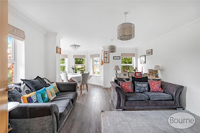 2 Bedroom Flat For Sale In Constitution Hill, Woking, Surrey, GU22