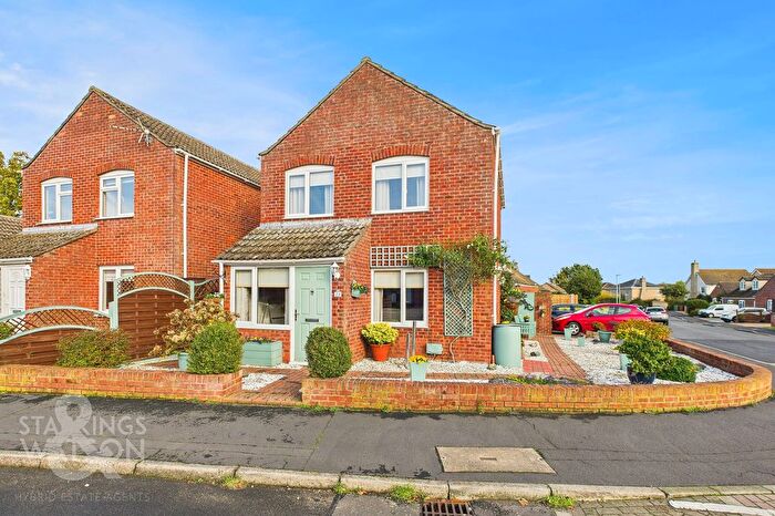 3 Bedroom Detached House For Sale In Weavers Croft, Harleston, Bungay, IP20