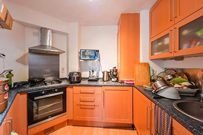1 Bedroom Flat For Sale In Leeward Court, , Wapping, London, E1W