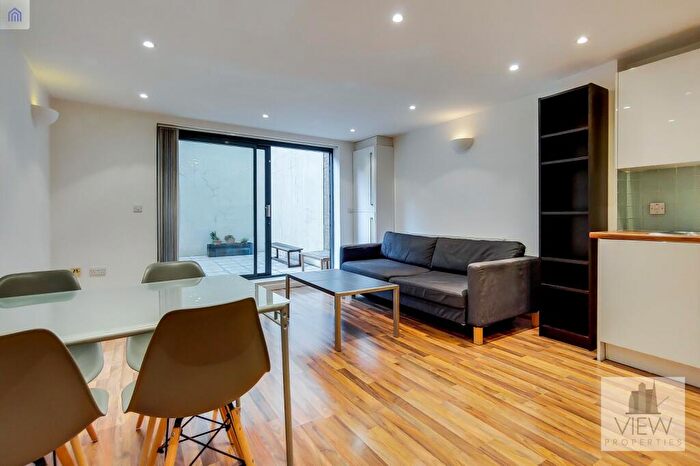 1 Bedroom Apartment To Rent In Chicksand Street, Spitalfields, London., E1