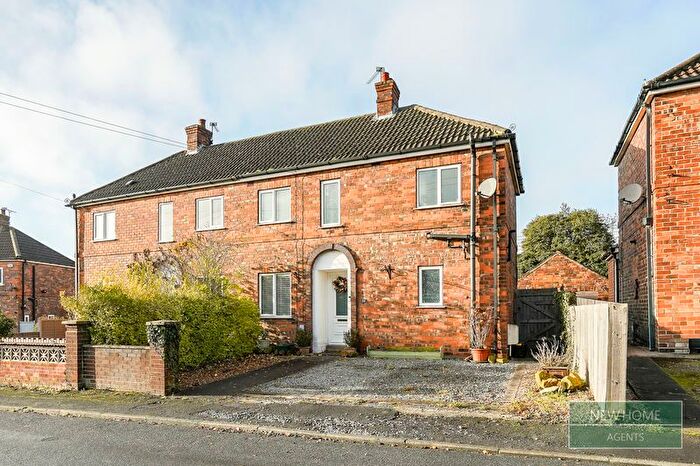 3 Bedroom Semi Detached House For Sale In St. Leonards Avenue, Osgodby, Selby, YO8