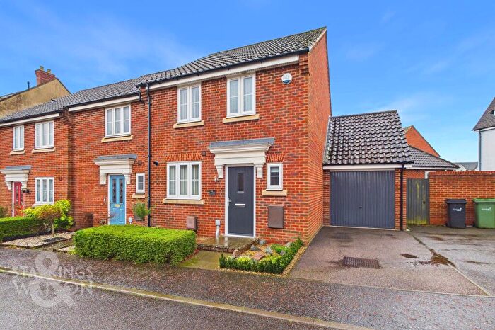 3 Bedroom Semi Detached House For Sale In Victory Grove, The Hampdens, Norwich, NR5