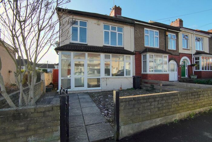 4 Bedroom Semi-Detached House To Rent In Radnor Road, Horfield, Bristol, BS7
