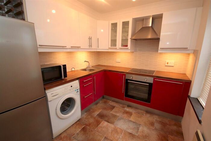 2 Bedroom Flat To Rent In Broadmeadows, Manhattan Drive, CB4