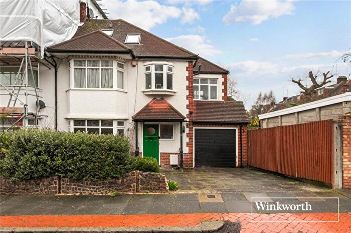 5 Bedroom Semi Detached House For Sale In Claremont Park, Finchley, London, N3