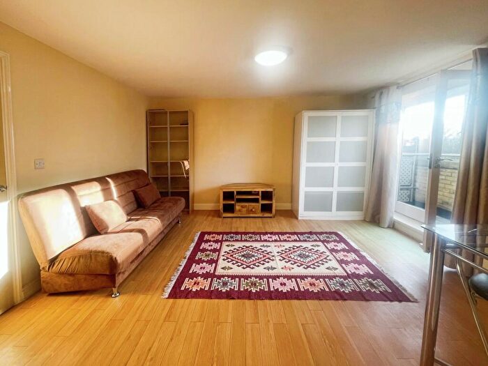 2 Bedroom Flat To Rent In Hogg Lane, Grays, RM17