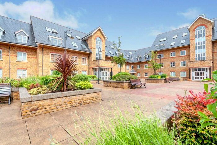 1 Bedroom Flat To Rent In Station Road, Ware SG12