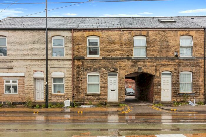 4 Bedroom End Of Terrace House To Rent In Holme Lane, Sheffield, South Yorkshire, S6