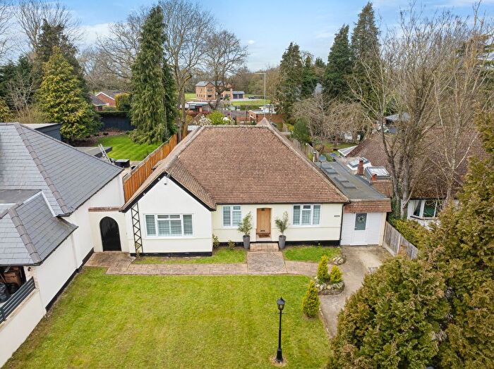 4 Bedroom Detached Bungalow For Sale In New Barn Road, Longfield, Kent, DA3