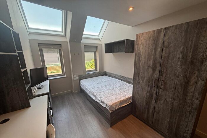 Apartment To Rent In Saxon Court, Church Street, RG1