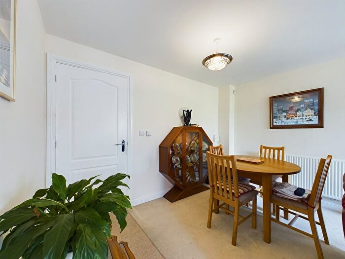 3 Bedroom End Of Terrace House For Sale In Hereson Road, Broadstairs, CT10