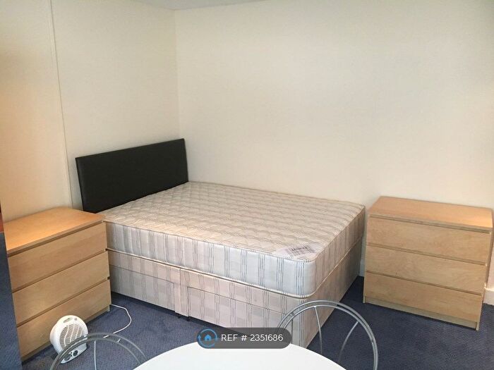 Studio To Rent In Blackwood Crescent, Edinburgh, EH9