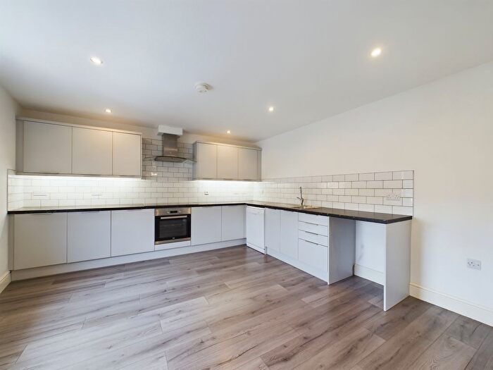 2 Bedroom Flat To Rent In Park Street, Cheltenham, GL50