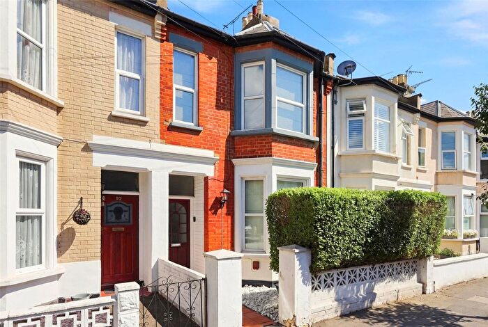 1 Bedroom Flat For Sale In Stromness Road, Southend-On-Sea, Essex, SS2