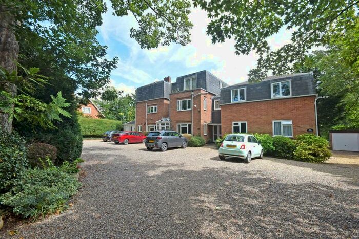 2 Bedroom Apartment For Sale In Welcombe Road, Stratford-Upon-Avon, CV37
