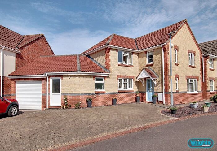 4 Bedroom Detached House For Sale In Jasmine Way, Trowbridge, BA14