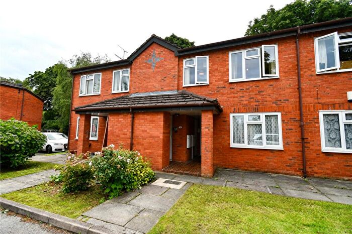 2 Bedroom Flat For Sale In Townfield Gardens, Bebington, Wirral, CH63