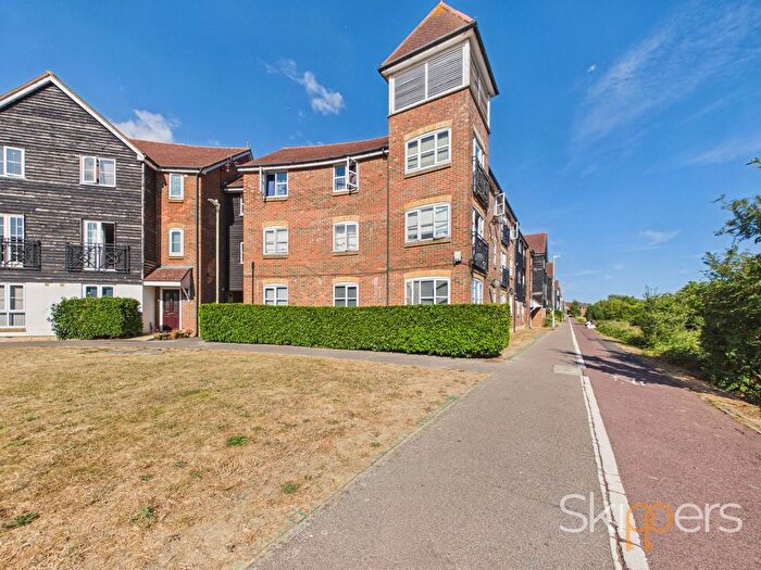 2 Bedroom Flat For Sale In Riverbank Way, Ashford, TN24