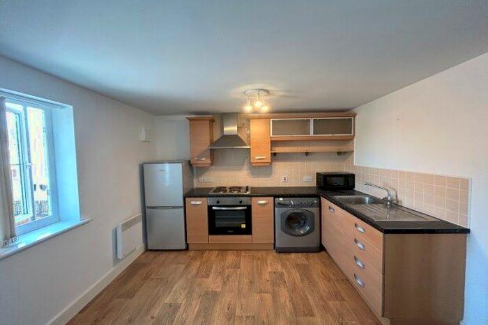 2 Bedroom Flat To Rent In , Pontefract, WF8