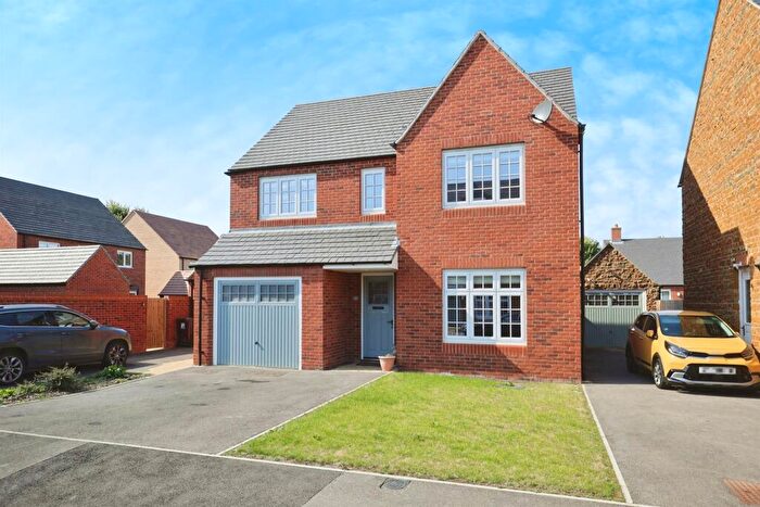 3 Bedroom Detached House For Sale In Selby Close, Banbury, OX16