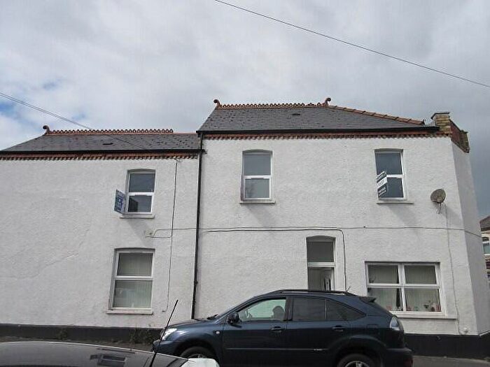 3 Bedroom Flat To Rent In Barry Road, First Floor, Barry, CF63