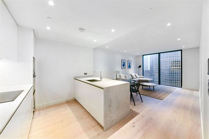 1 Bedroom Apartment For Sale In Hampton Tower, Marsh Wall, Canary Wharf, London, E14