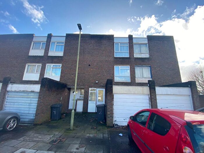 4 Bedroom Town House To Rent In Raynham, Long Field, London, Greater London, NW9