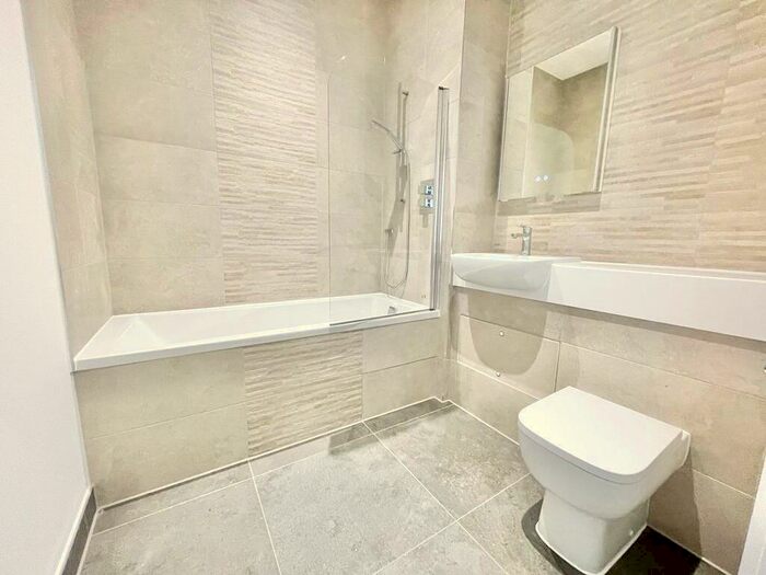 2 Bedroom Apartment To Rent In Alencon Link, Basingstoke, RG21