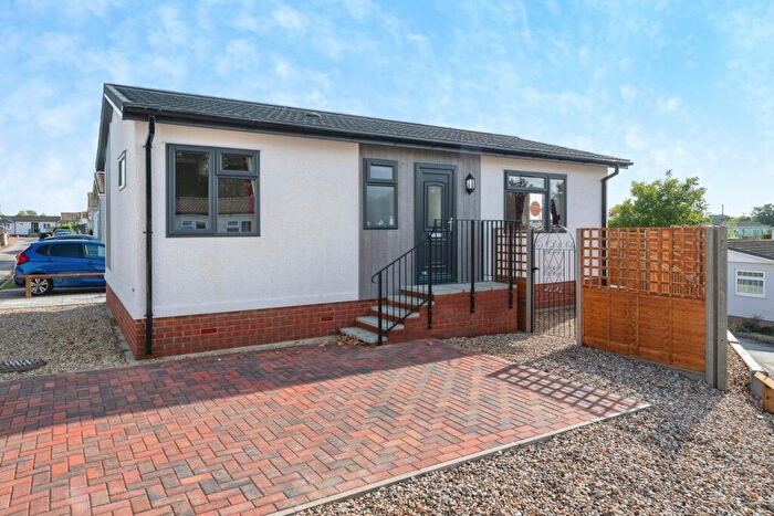 2 Bedroom Park Home For Sale In The Drove, Bedwell Park, Witchford, Ely, CB6