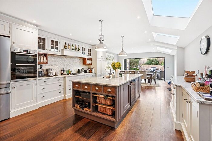 4 Bedroom Terraced House For Sale In Chaldon Road, Fulham, London, SW6