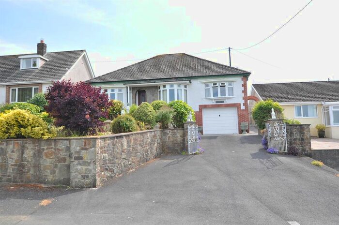 4 Bedroom Detached Bungalow For Sale In Heol Blaengwastod, Llangunnor, Carmarthen, SA31