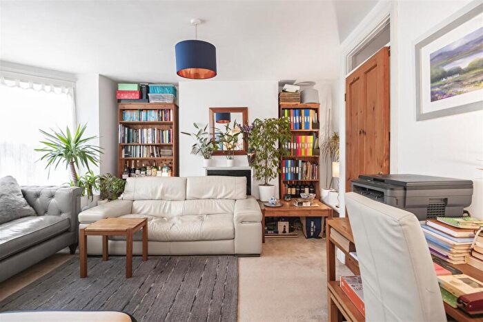 1 Bedroom Flat For Sale In Ferme Park Road, Crouch End, London, N8
