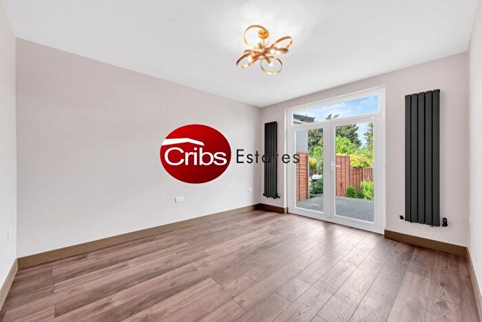 3 Bedroom End Of Terrace House To Rent In Sutton, SM3