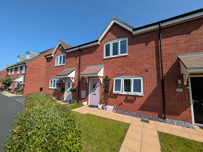 3 Bedroom Terraced House For Sale In Burnham Road, Wythall, B47