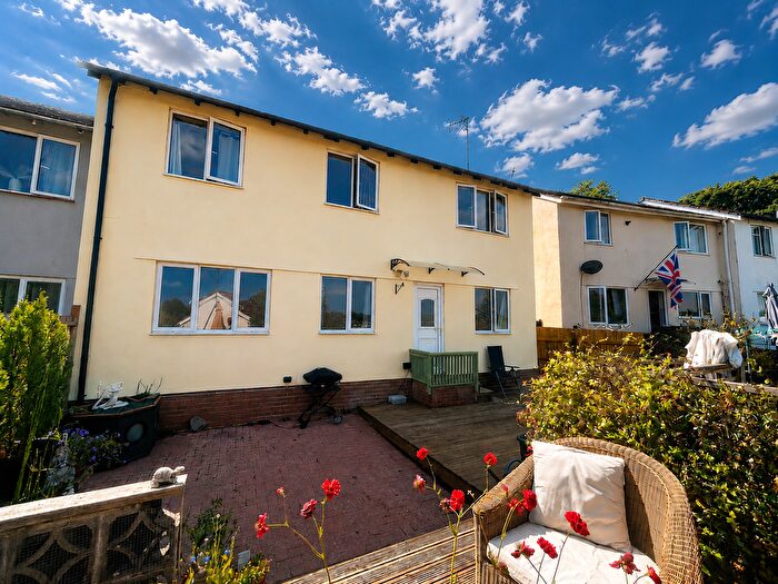 4 Bedroom Semi-detached House For Sale In Chinkwell Rise, Shiphay, Torquay, TQ2