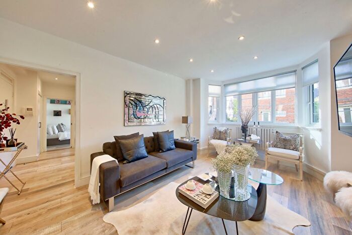 2 Bedroom Flat To Rent In Chatsworth Court, Pembroke Road, London, W8