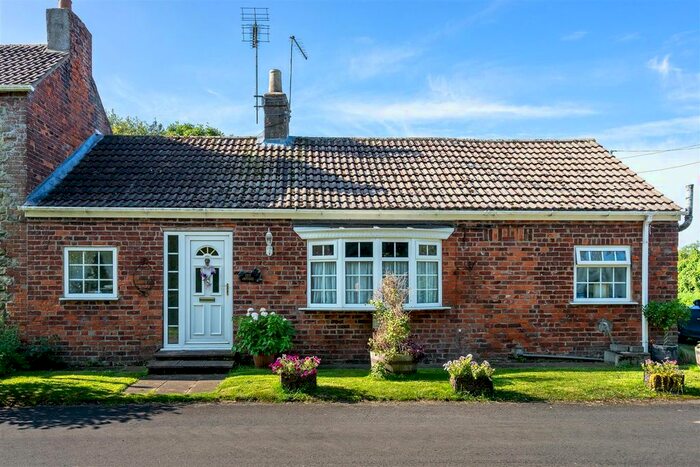 1 Bedroom Cottage For Sale In South Carr Dales Road, Hollym, Withernsea, HU19