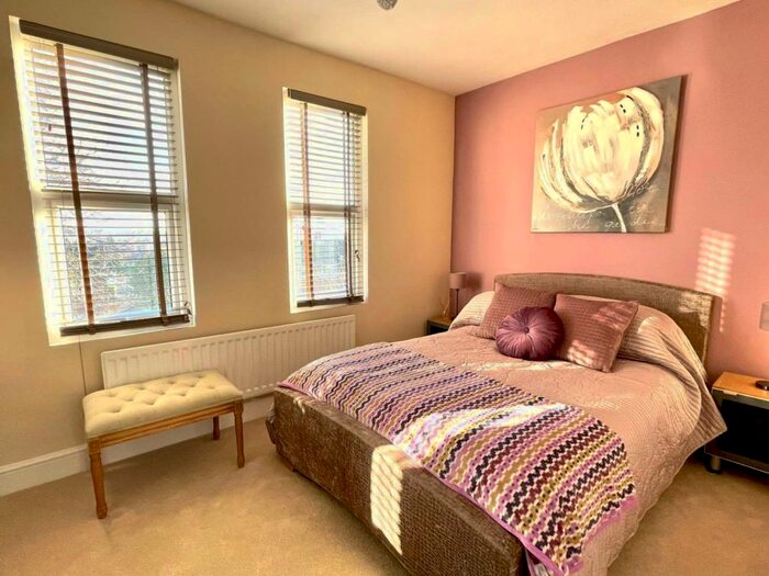 1 Bedroom Apartment To Rent In Henley Road, Caversham, Reading, RG4
