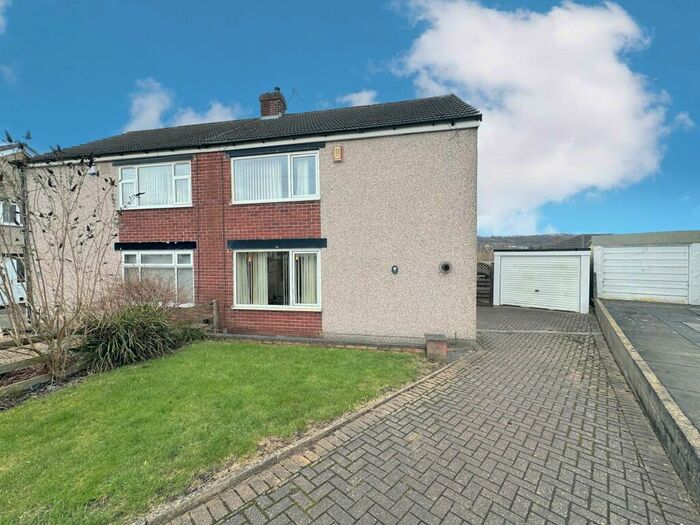 3 Bedroom Semi-Detached House To Rent In Fyfe Crescent, Baildon, BD17