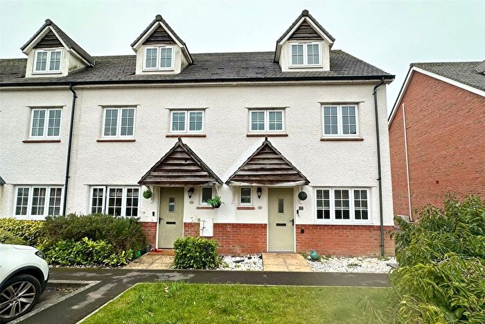 4 Bedroom Town House For Sale In Stonechat Croft, Bracknell, Berkshire, RG12