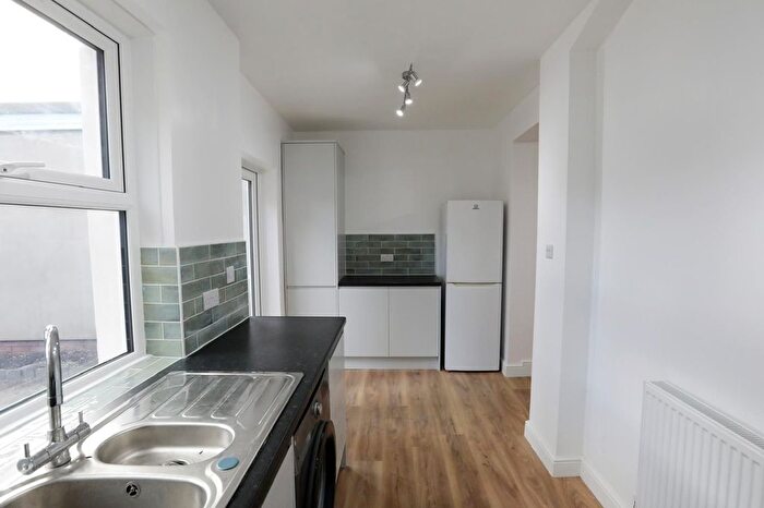 4 Bedroom Terraced House To Rent In Whitford Gardens, Mitcham, CR4