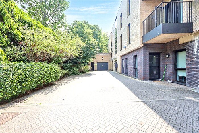 1 Bedroom Flat To Rent In Newman Close, Willesden Green, London, NW10