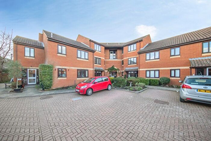 2 Bedroom Apartment For Sale In Weavers Court, Sudbury, CO10