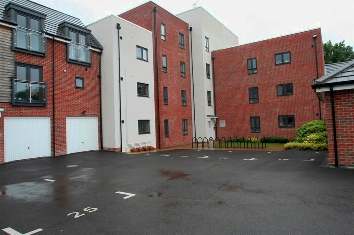 2 Bedroom Flat To Rent In Town Centre, Basingstoke, Hampshire, RG21