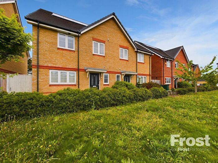4 Bedroom Semi-detached House For Sale In Holywell Way, Staines-Upon-Thames, Surrey, TW19